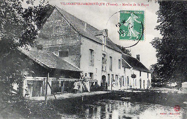 carte postale ancienne Moulin de la Pique à Villeneuve l'Archevêque